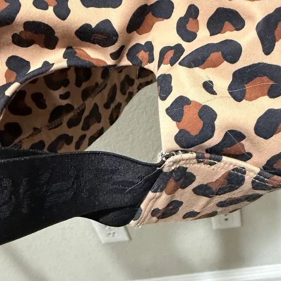 Leopard Print Crop Top Fabletics - Picture 4 of 5